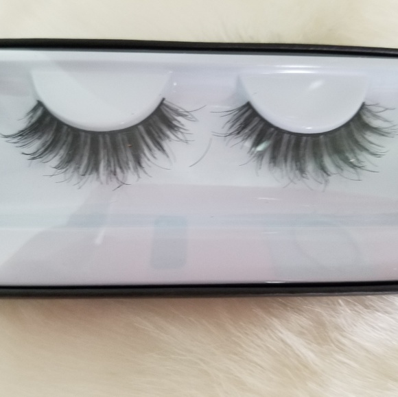 Eyelashes - Picture 4 of 4